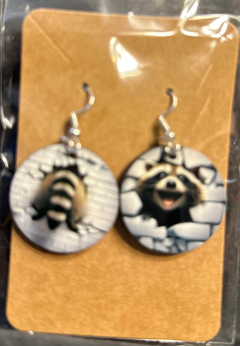 SMILING RACCOON